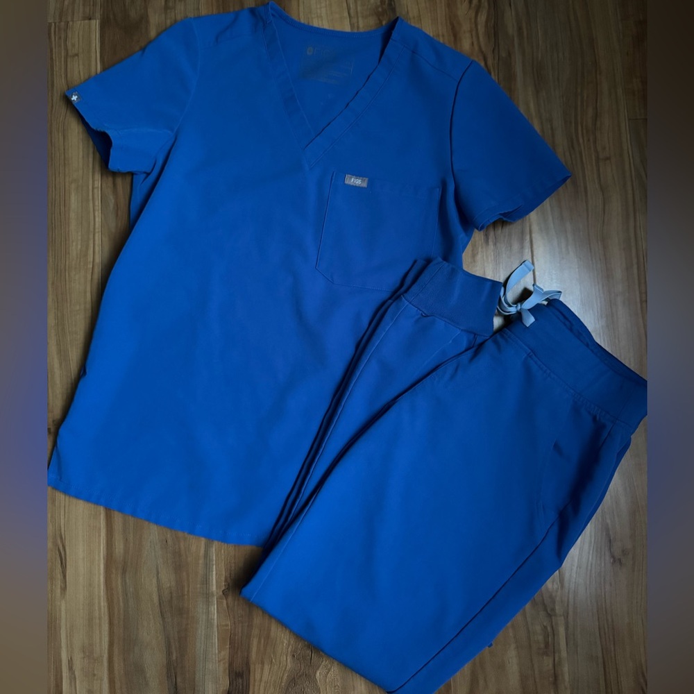 FIGS jogger set - royal blue 💙